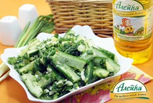 Салат «Малосольные огурчики» с зеленью и чесноком – пошаговый рецепт с фото