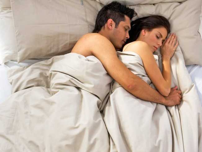 Как запах любимого человека воздействует на сон - Новости