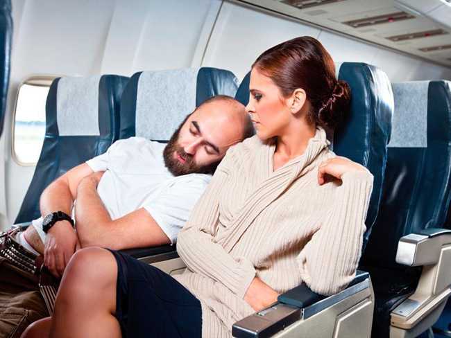 Эксперты рассказали, как выспаться во время авиаперелета - Новости