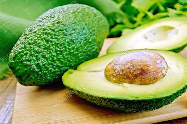 Омоложение и стройность: 12 важных причин, почему стоит есть авокадо