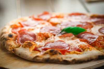 Какое тесто нужно для пиццы: дрожжевое или бездрожжевое